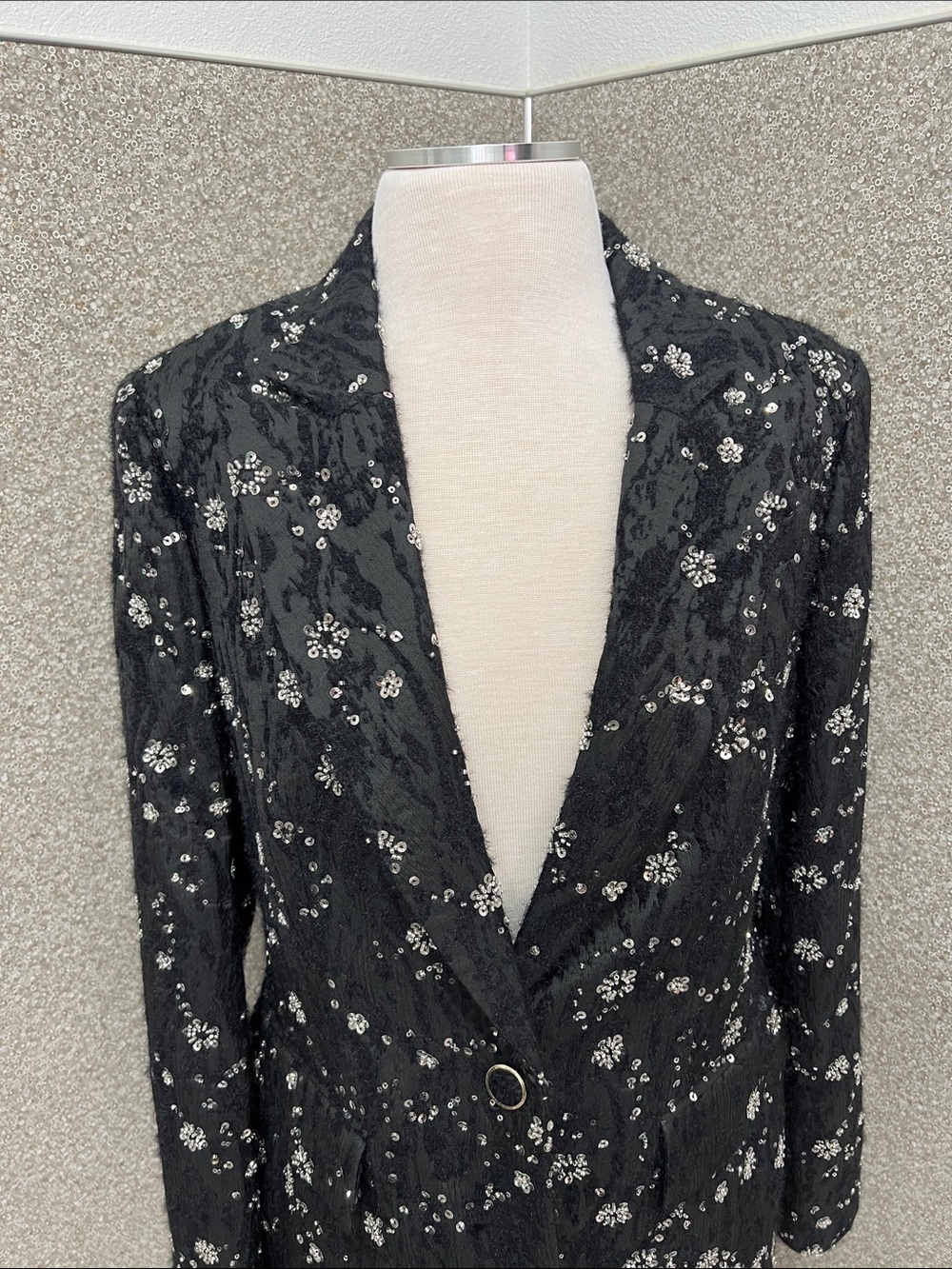 Silver Bead and Sequins Floral Embellished Milly “Alexa” Black Blazer New Size 4